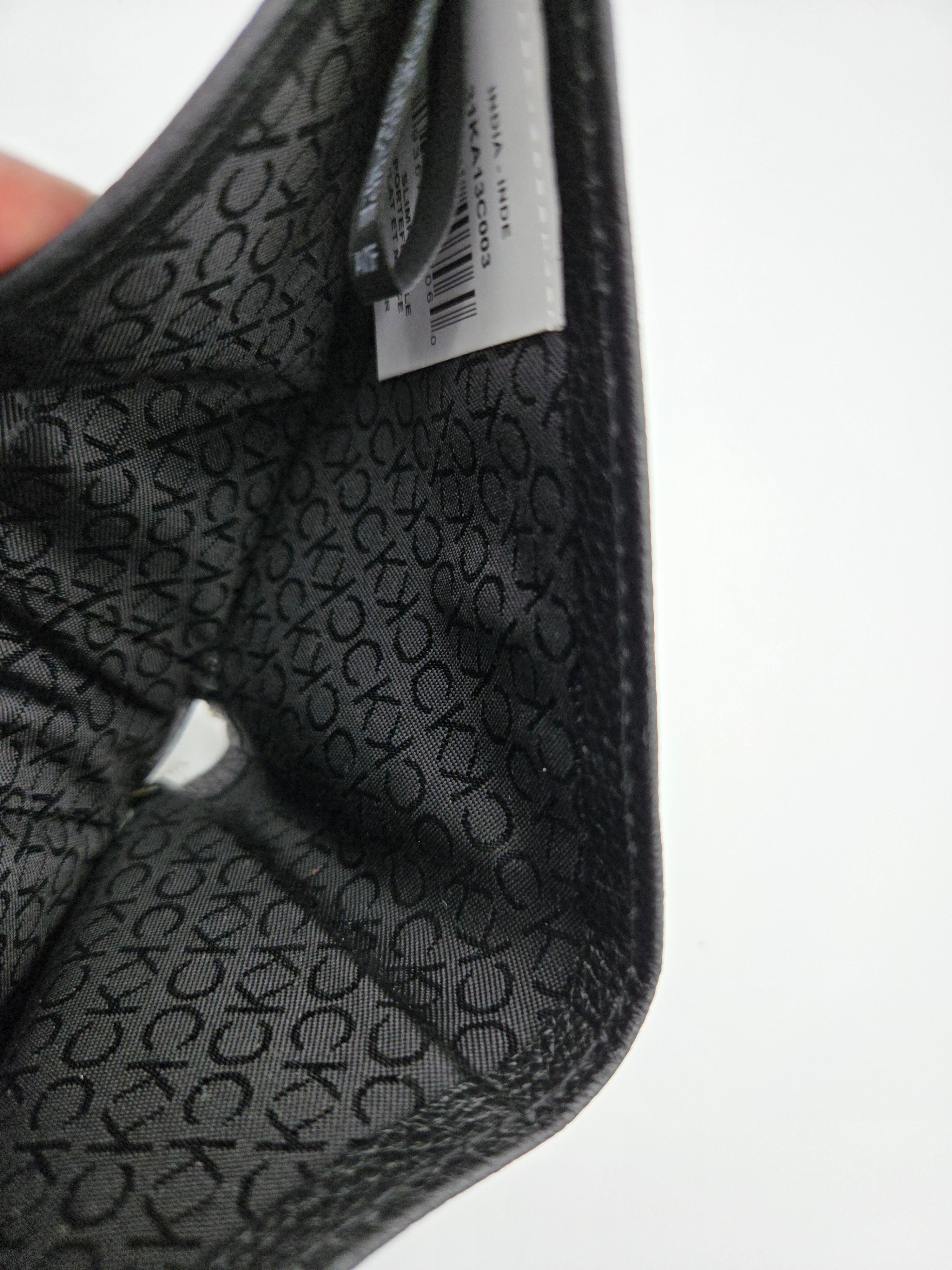 Calvin Klein Men’s Genuine Leather Slimfold Wallet – Black