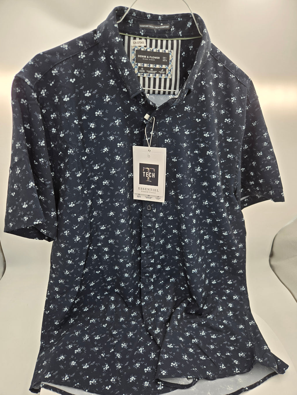 Denim & Flower Ricky Singh Short Sleeve Shirt - Size: Large; Length: 28 in (71.1 cm); Chest Width (Pit to Pit): 21.5 in (54.6 cm)  Weight: 0.195 kg ; ✔ New with original retail tags attached.