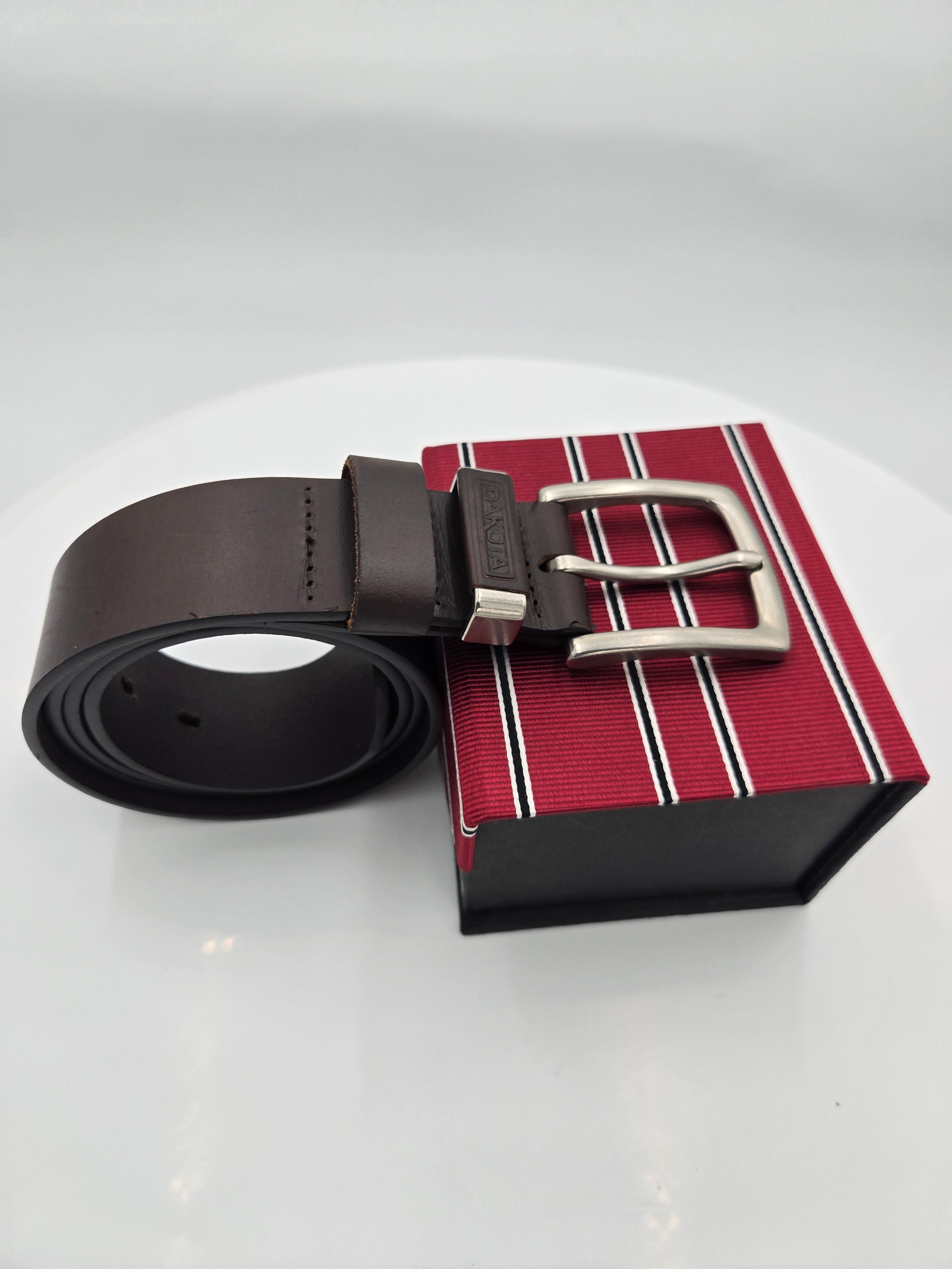 Dakota Genuine Leather Belt | Men's Size 38" Waist | 1.5" Wide | 0.216 kg | Dark Brown | Curator's Choice