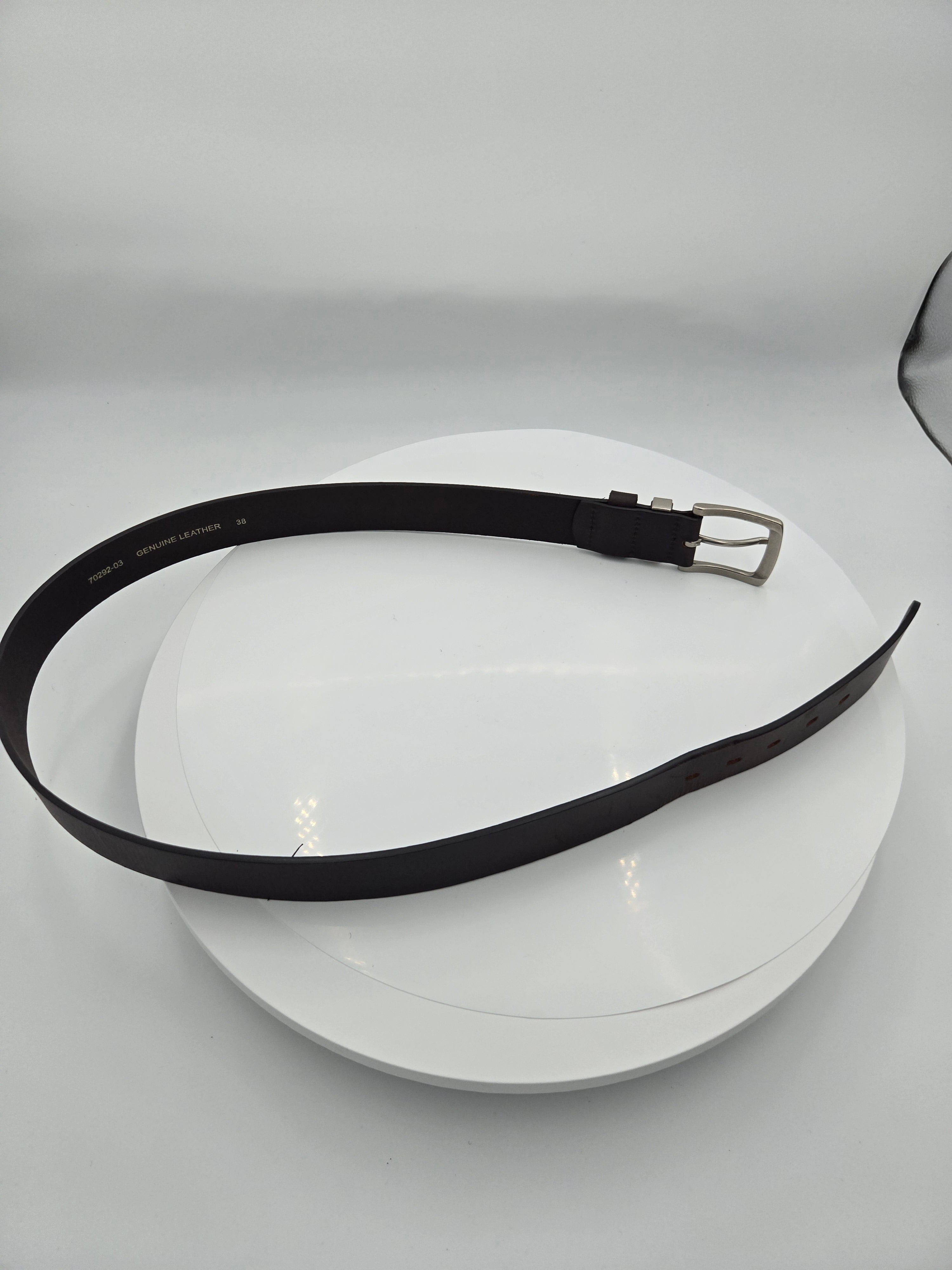 Dakota Genuine Leather Belt | Men's Size 38" Waist | 1.5" Wide | 0.216 kg | Dark Brown | Curator's Choice