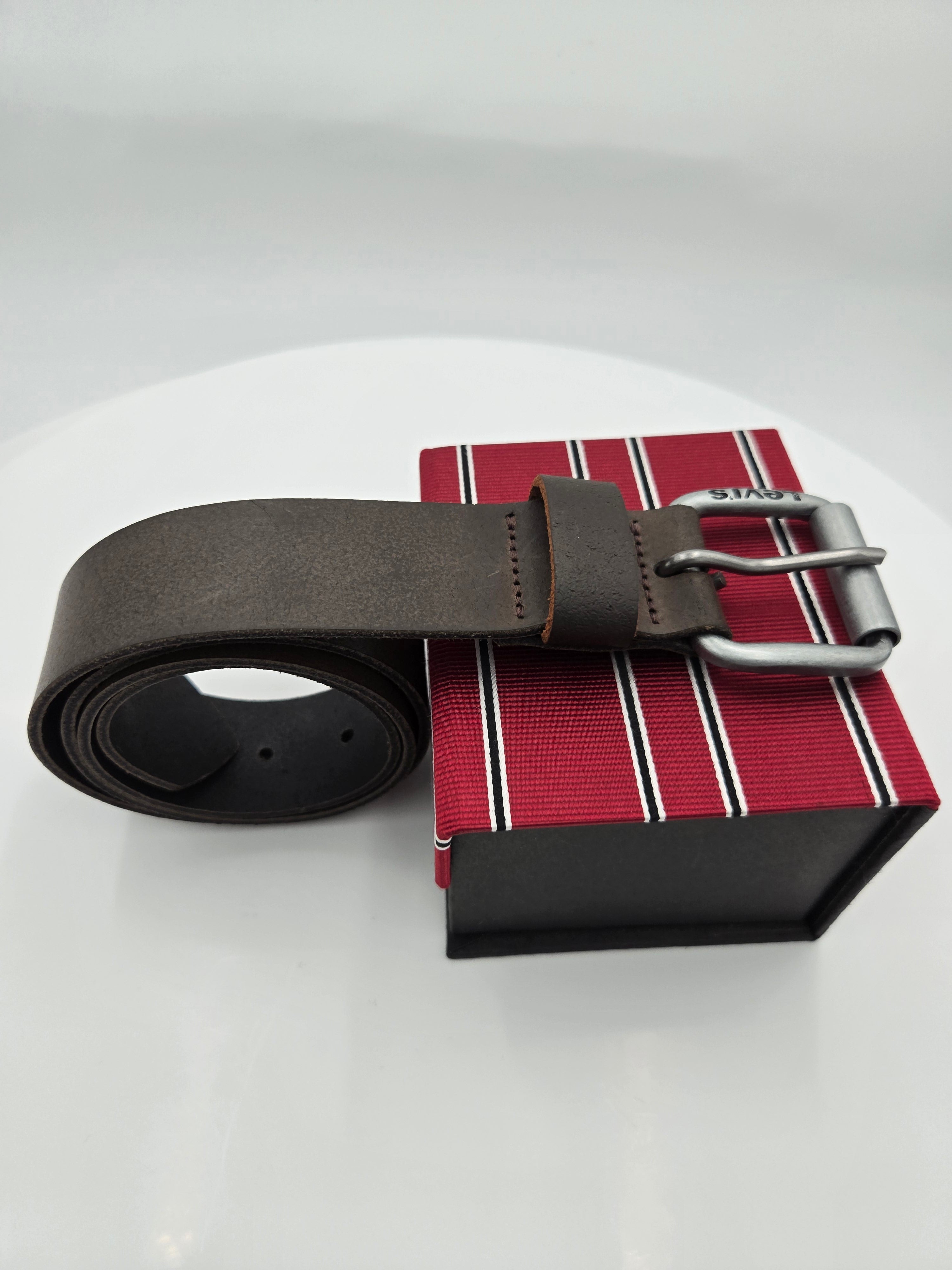 Levi's 100% Bovine Leather Belt – Genuine Leather Casual Belt | Made in Mexico