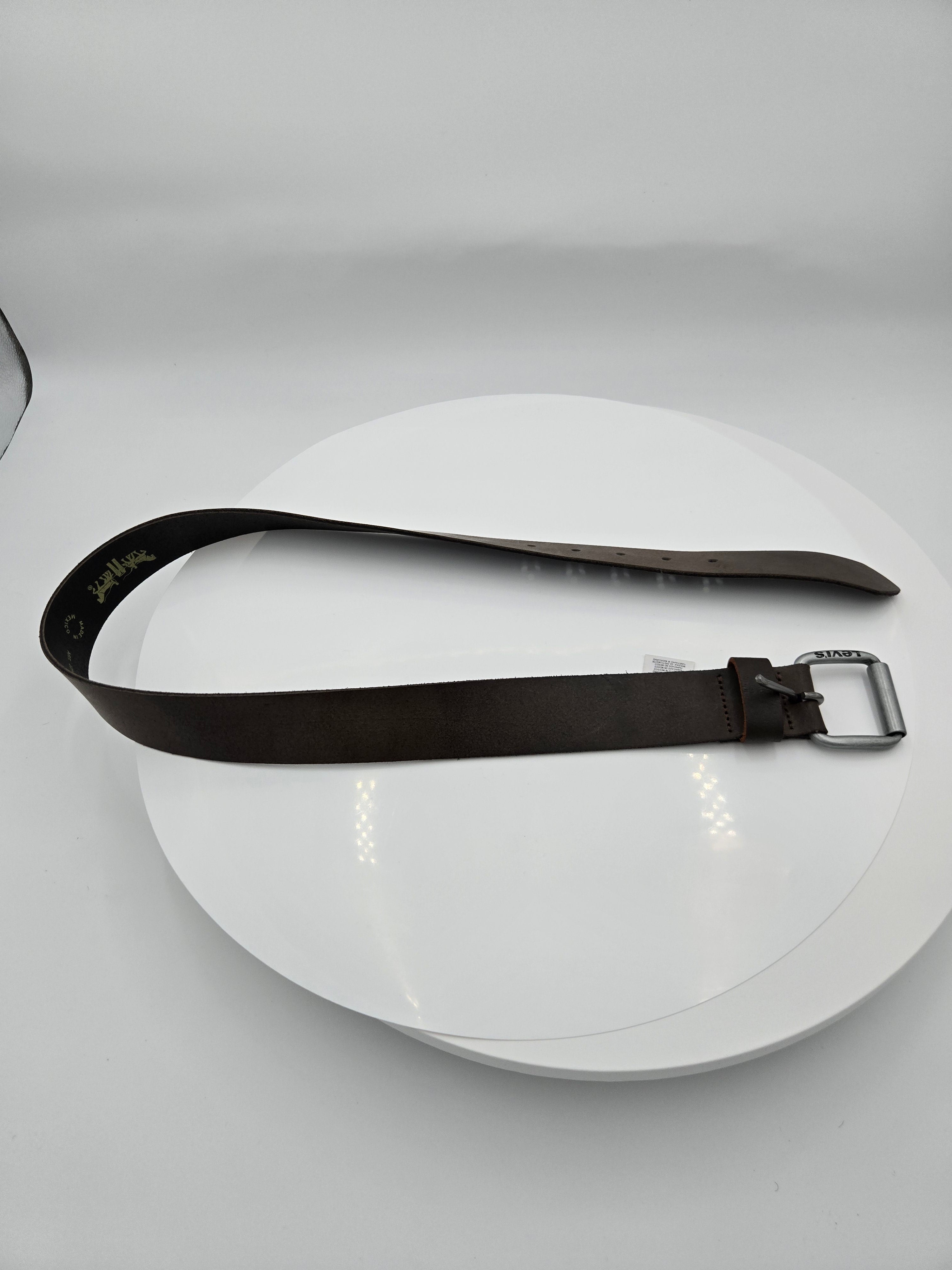 Levi's 100% Bovine Leather Belt – Genuine Leather Casual Belt | Made in Mexico