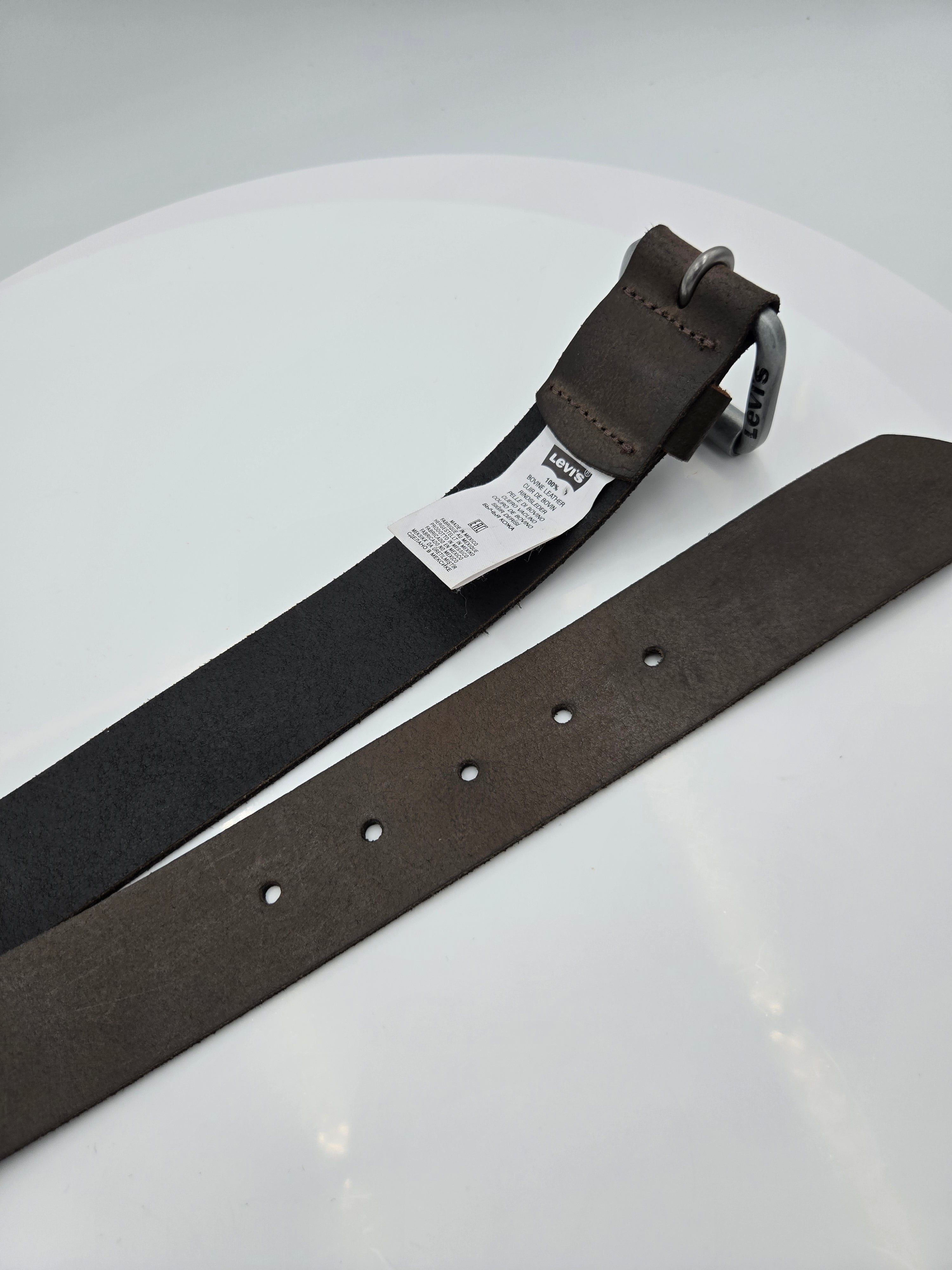 Levi's 100% Bovine Leather Belt – Genuine Leather Casual Belt | Made in Mexico