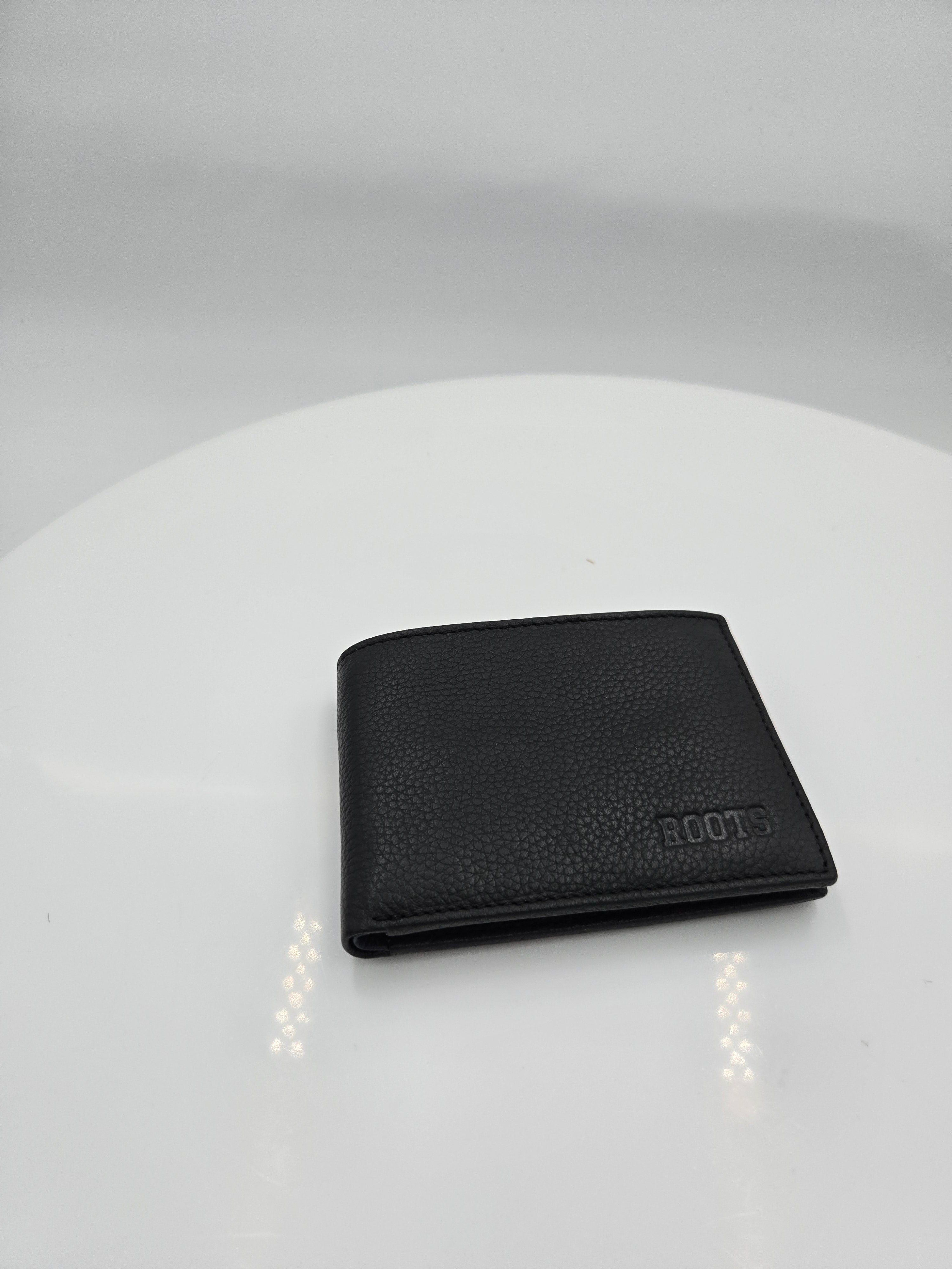 Roots Genuine Leather Bifold Wallet – Black | Curator's Choice