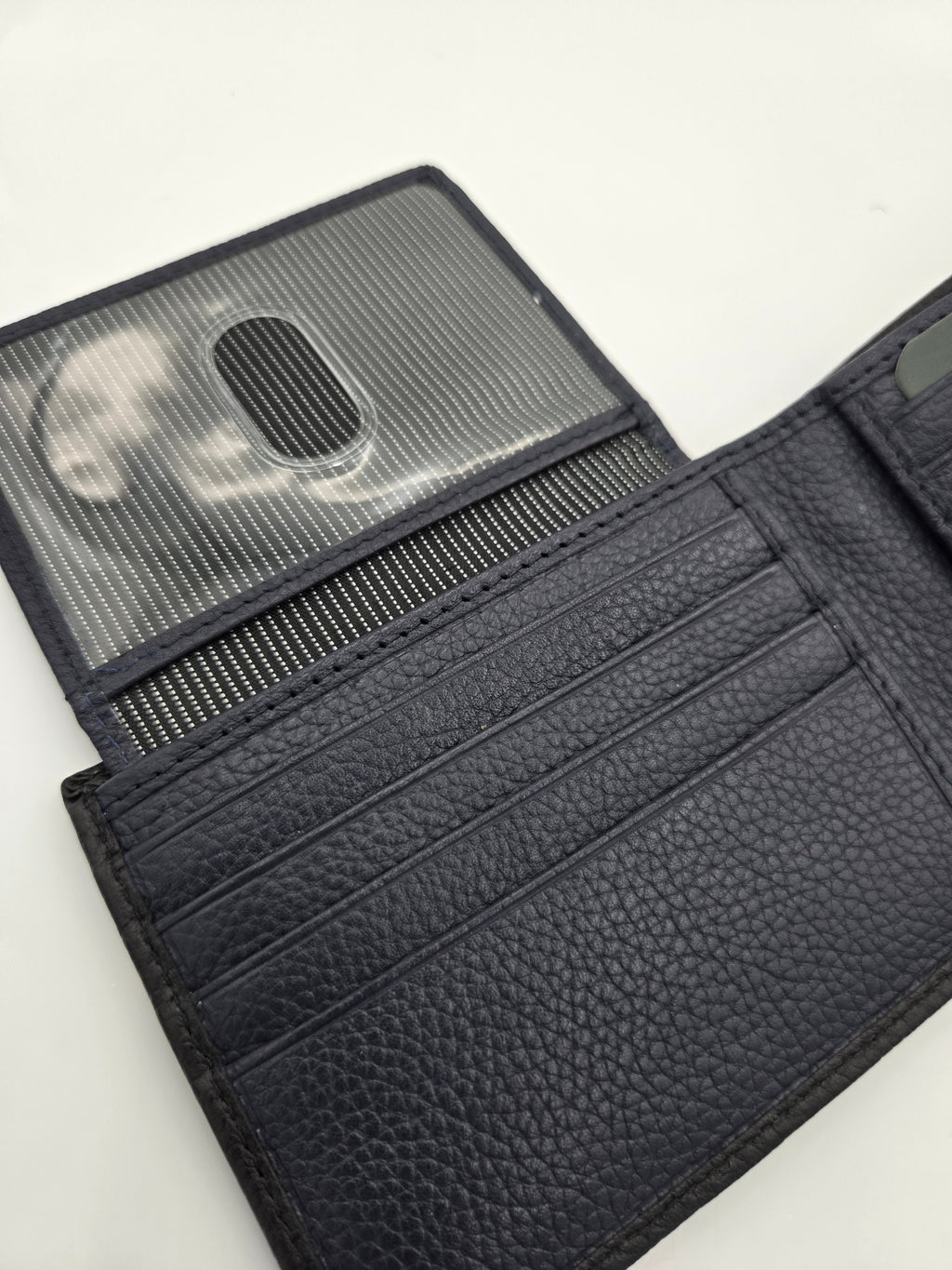 Roots Genuine Leather Bifold Wallet – Black | Curator's Choice