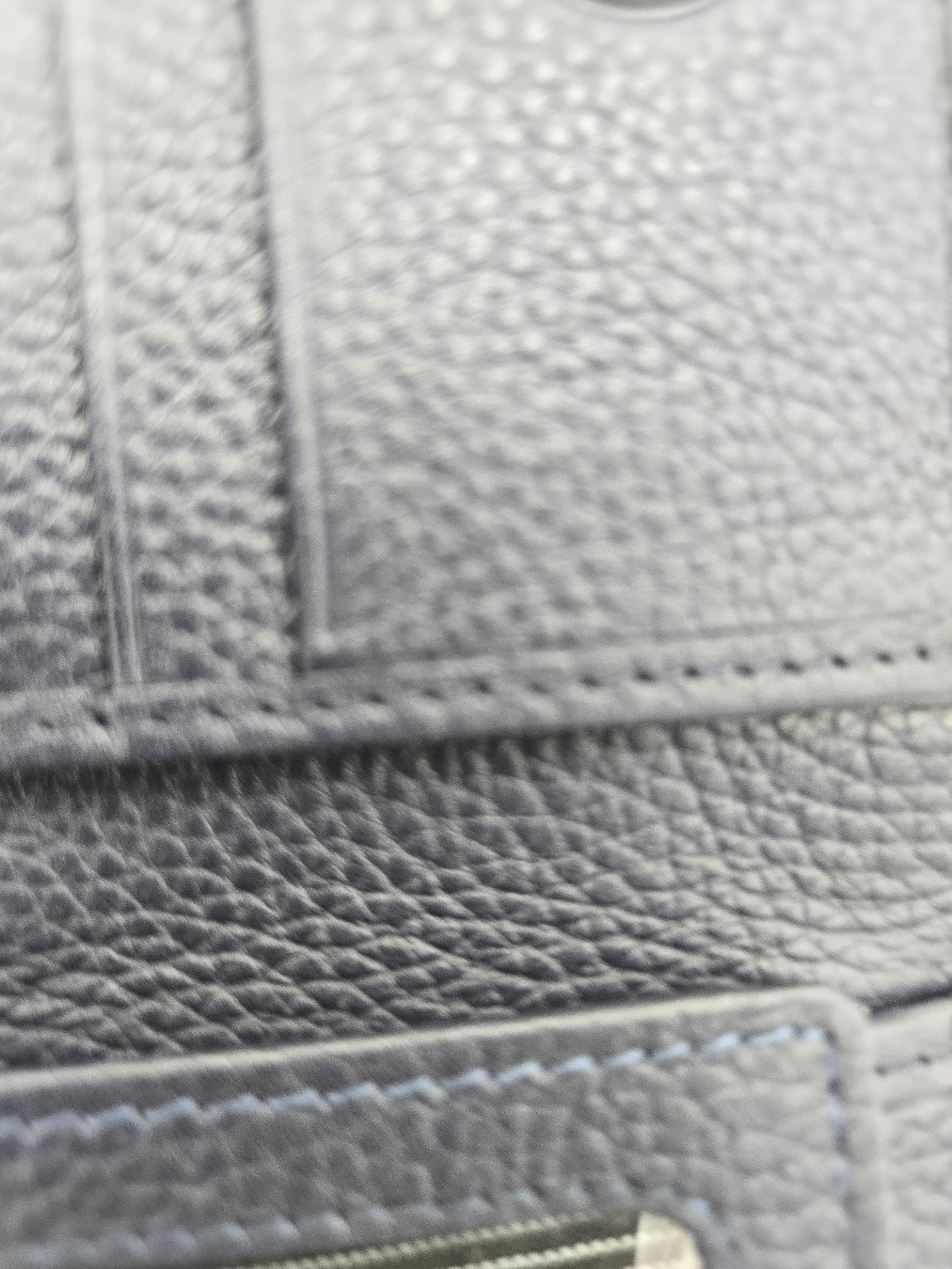 Roots Genuine Leather Bifold Wallet – Black | Curator's Choice