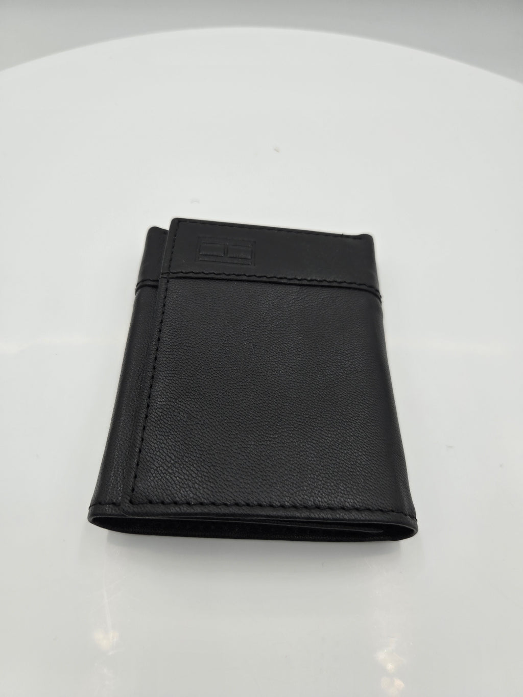 Tommy Hilfiger Genuine Leather Bifold Wallet – Black | Curator's Choice