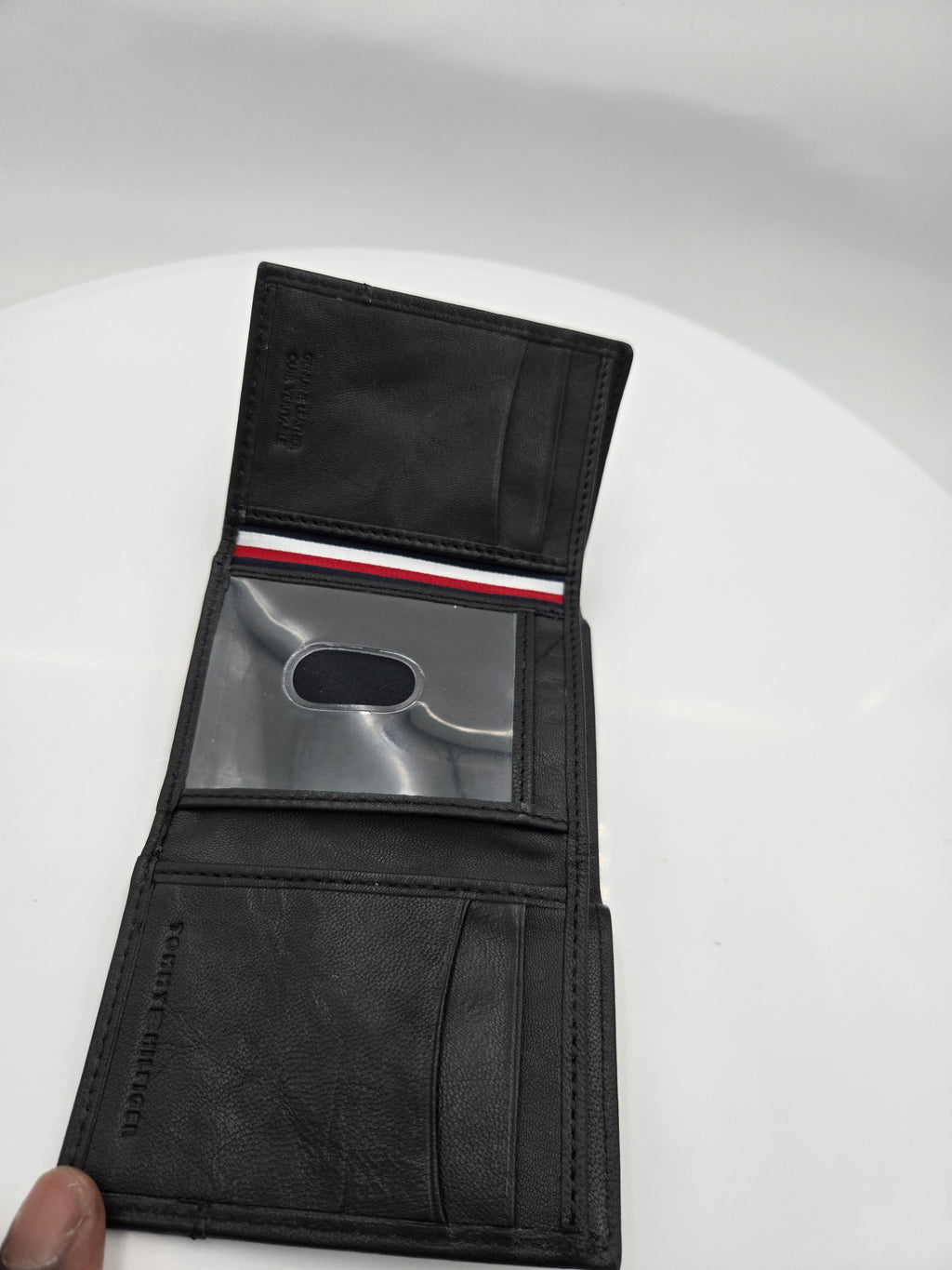 Tommy Hilfiger Genuine Leather Bifold Wallet – Black | Curator's Choice