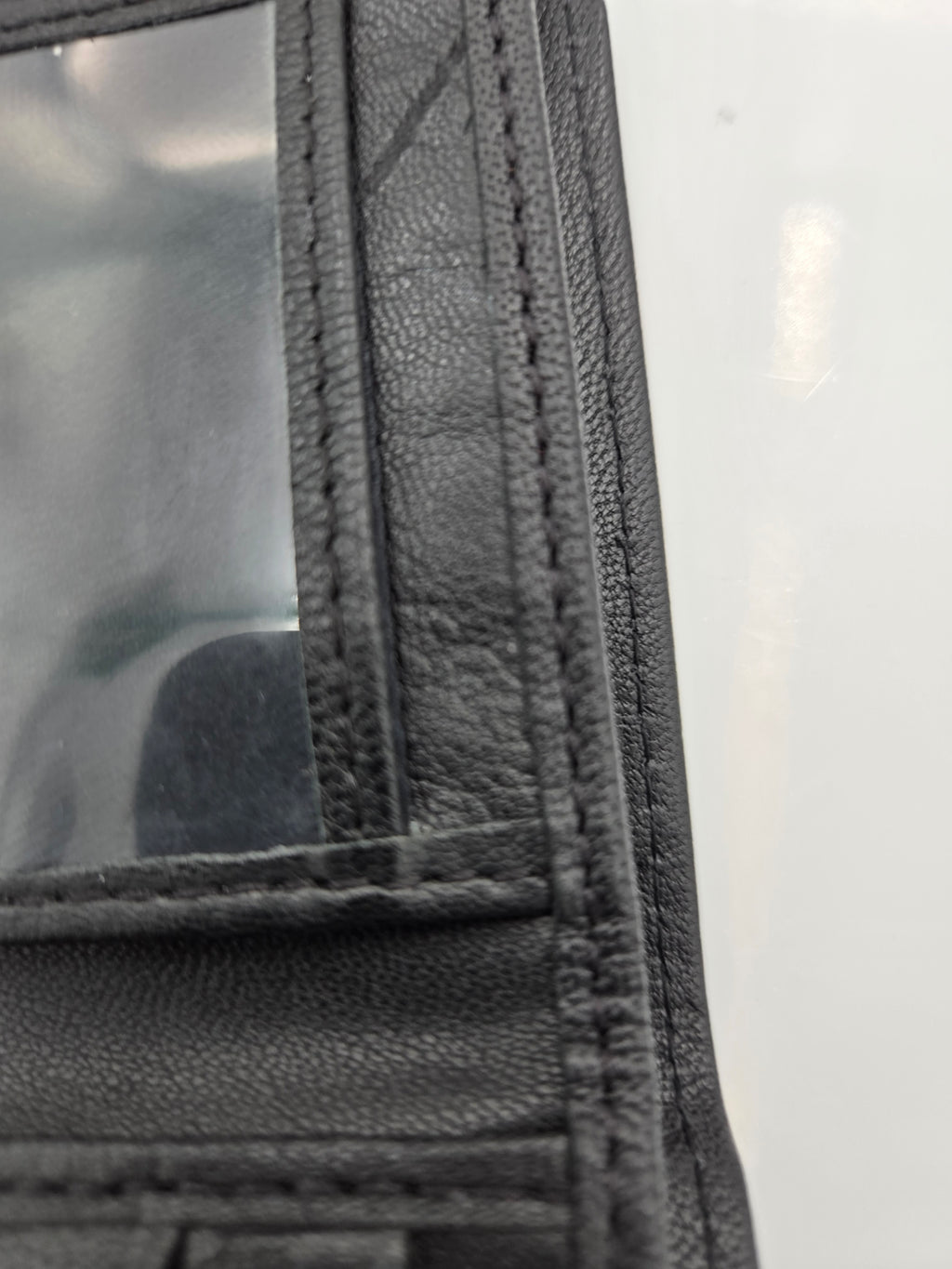 Tommy Hilfiger Genuine Leather Bifold Wallet – Black | Curator's Choice