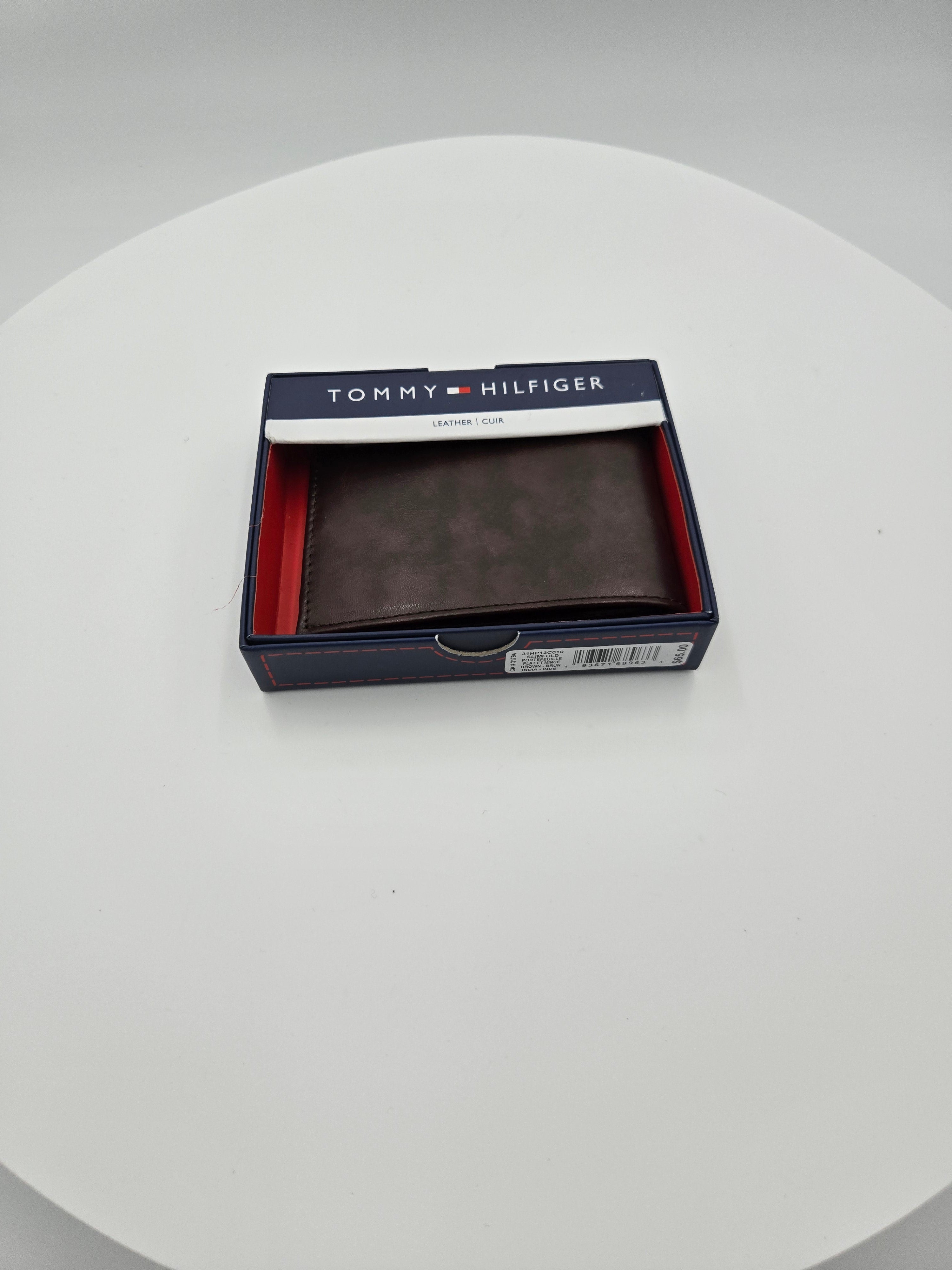 Tommy Hilfiger Men’s Genuine Leather Slimfold Wallet – Chocolate Brown