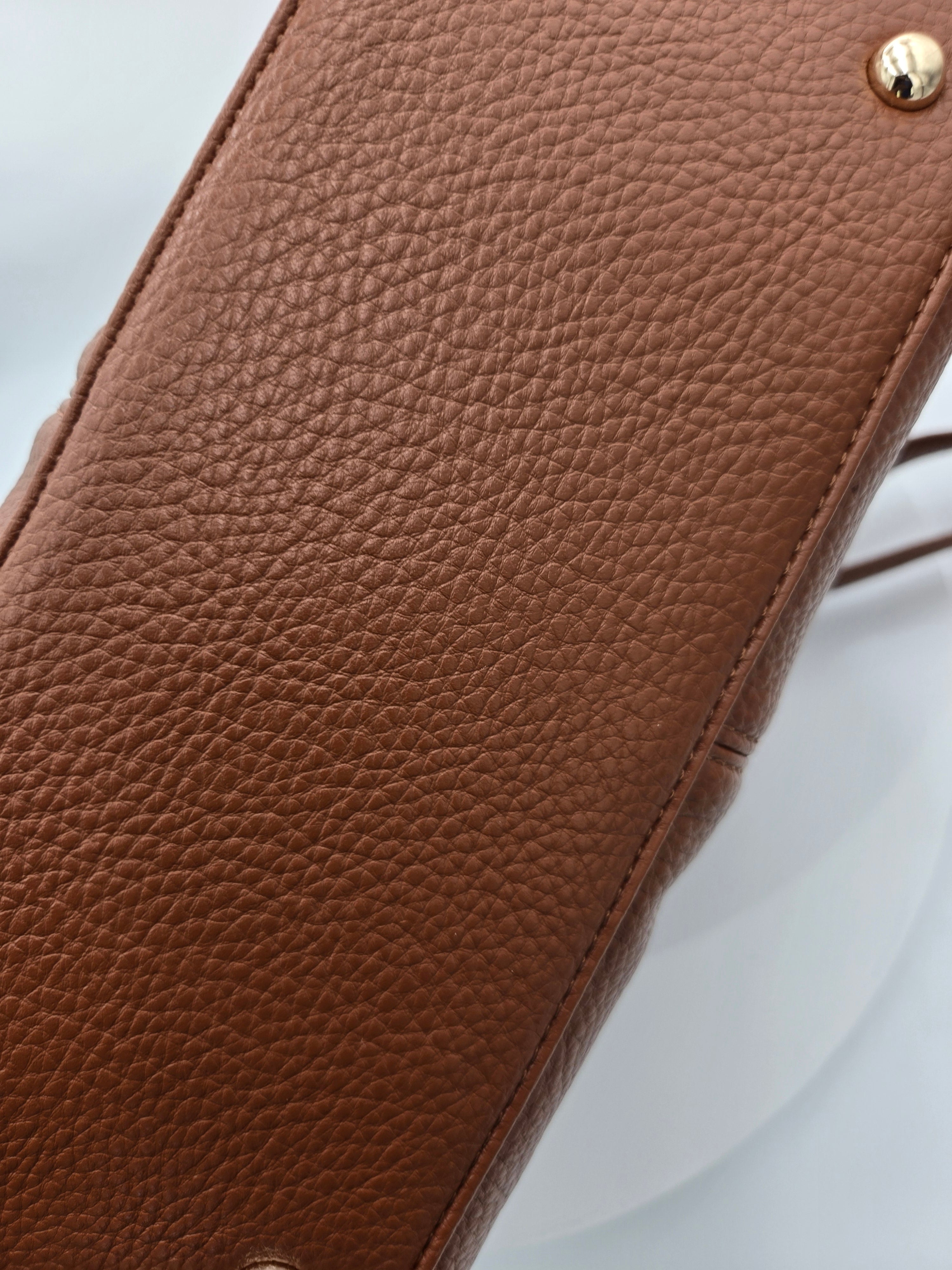 Empresia Approved Vegan Ladies Travel Bag – Haute Fashion Products | Cognac Brown | 33 × 34 cm | 0.646 kg