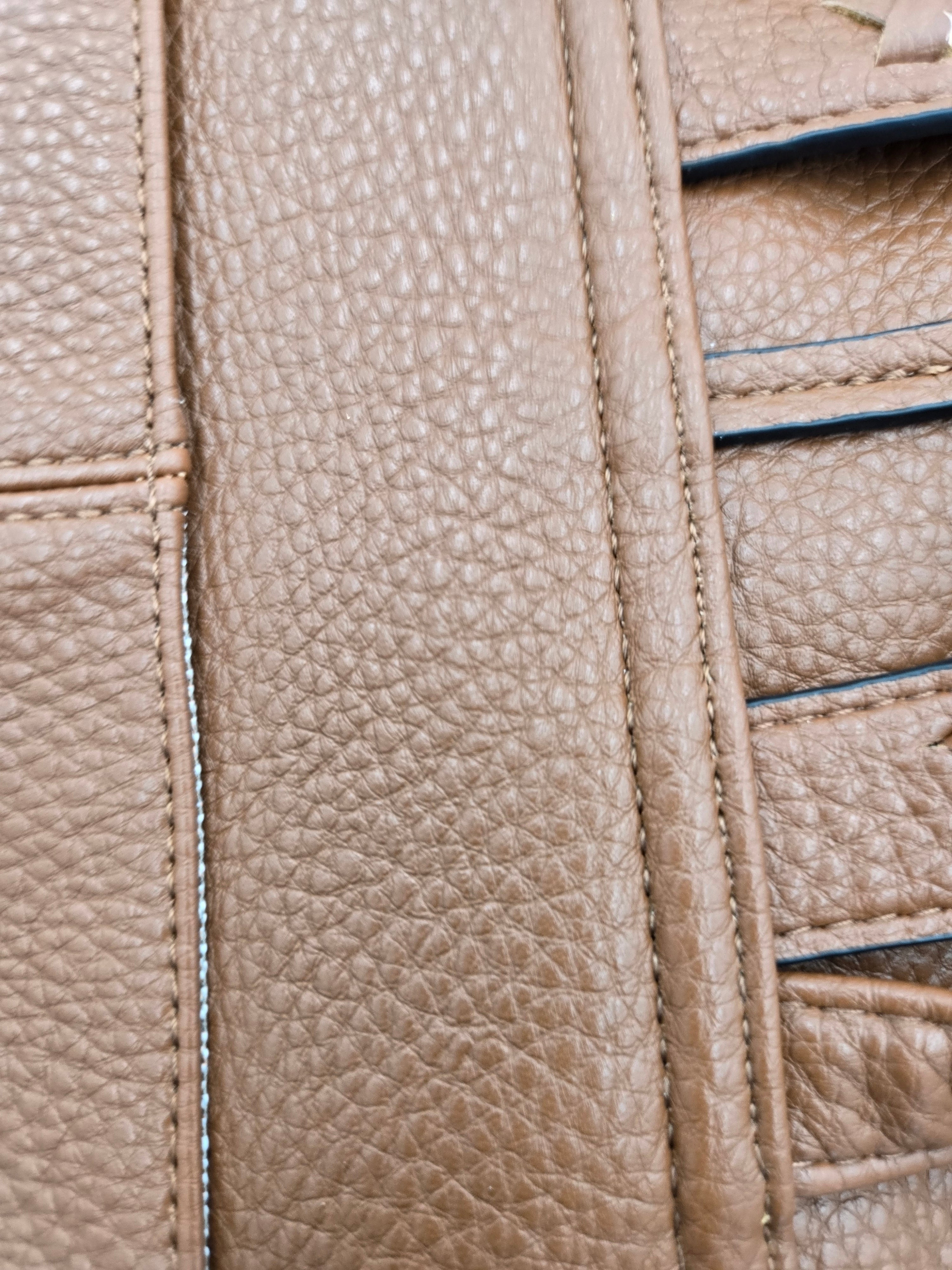Empresia Approved Vegan Ladies Travel Bag – Haute Fashion Products | Cognac Brown | 33 × 34 cm | 0.646 kg