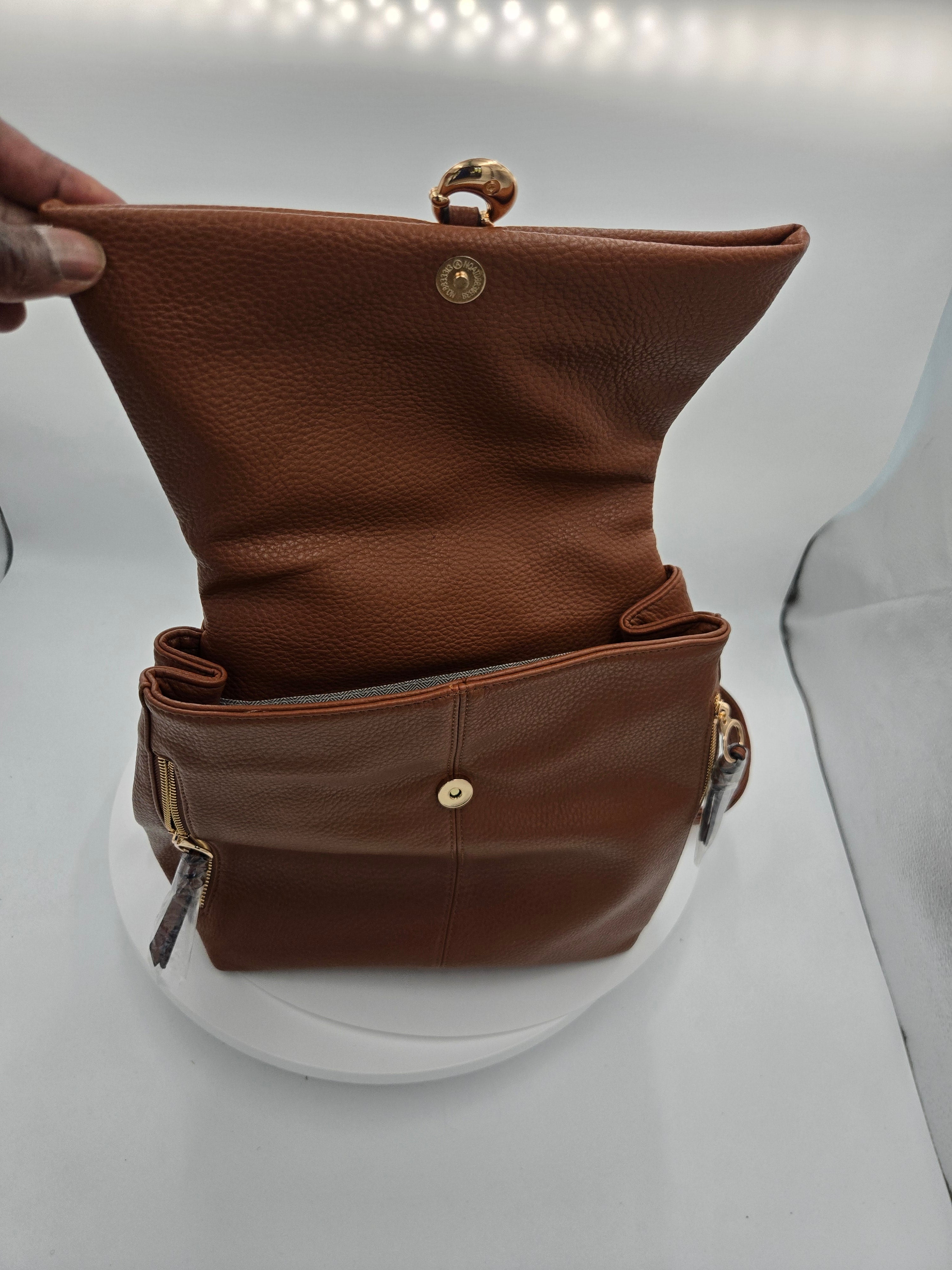 Empresia Approved Vegan Ladies Travel Bag – Haute Fashion Products | Cognac Brown | 33 × 34 cm | 0.646 kg