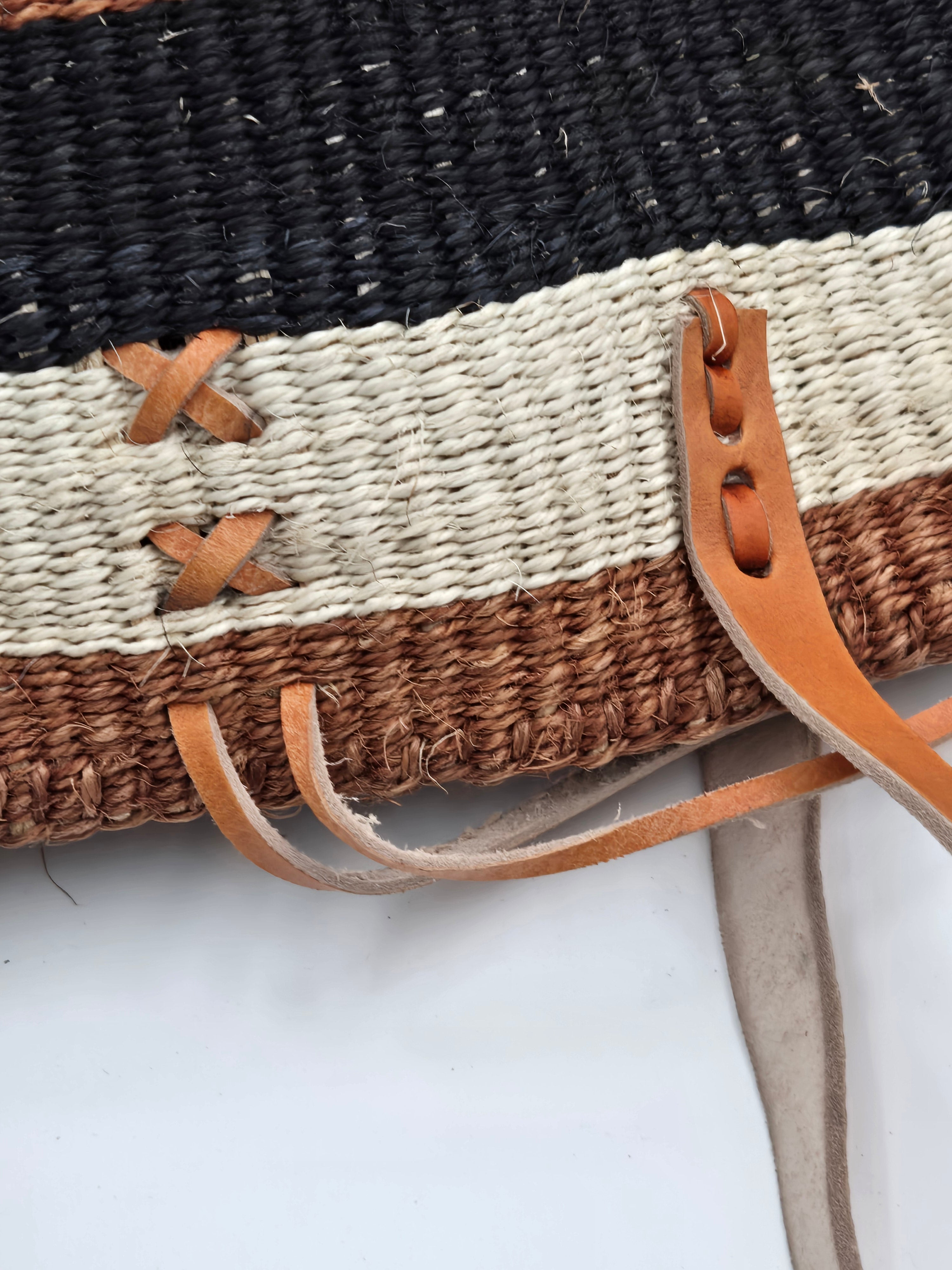Handwoven Kenyan Sisal Tote Basket with Genuine Leather Handles & Zipper – 29 cm H × 35 cm W – 0.583 kg